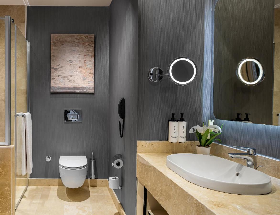 Crowne Plaza - Istanbul Tuzla Viaport Marina By Ihg Hotel ภายนอก รูปภาพ